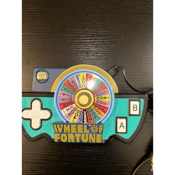 VTG 2005 Wheel Of Fortune Plug N Play TV Video Game JAKKS Pacific - Picture 2 of 4